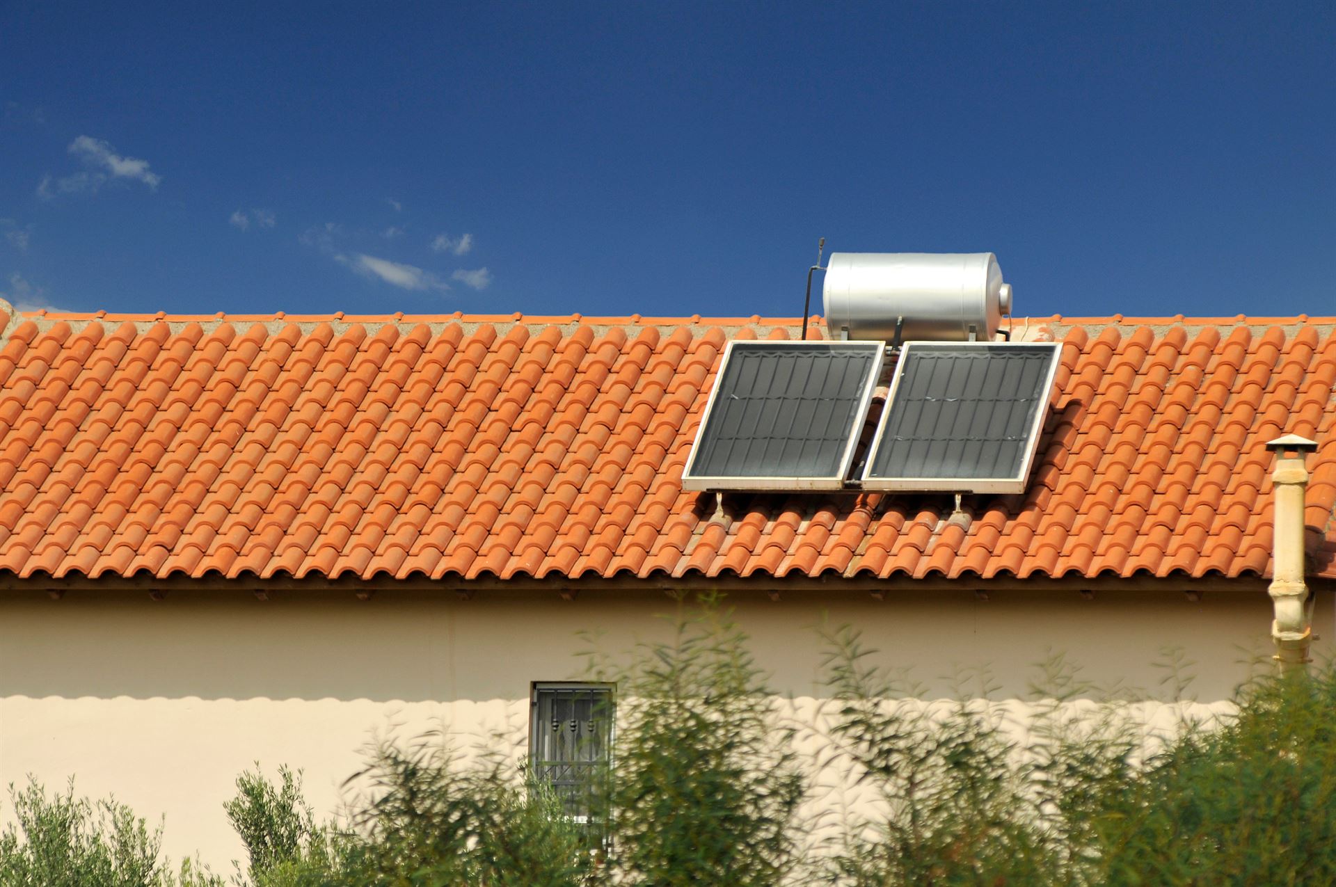 Le chauffe-eau solaire : réduisez votre empreinte carbone avec un ballon solaire dans les Bouches-du-Rhône